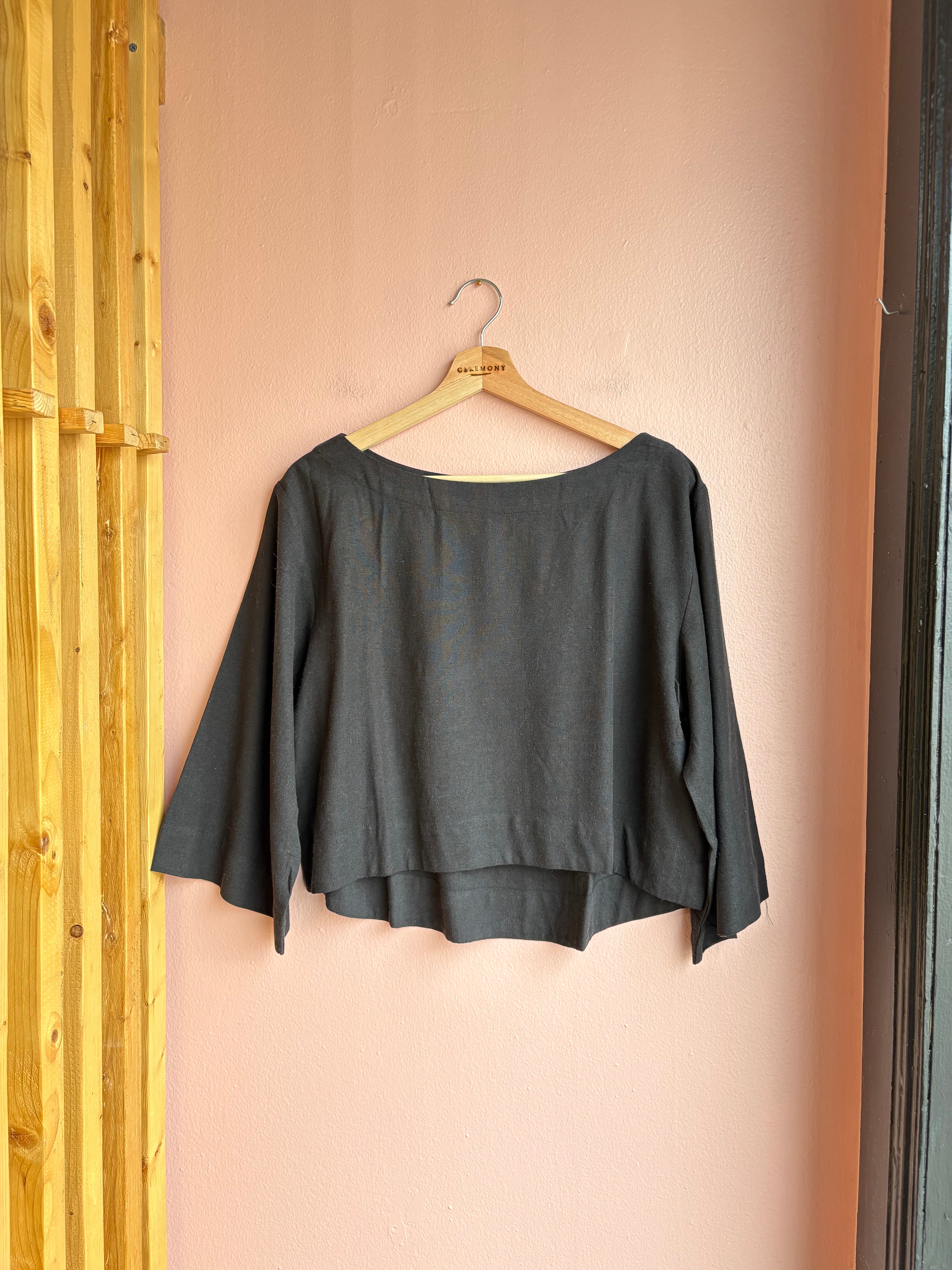 Popover Top in Black Silk Noil
