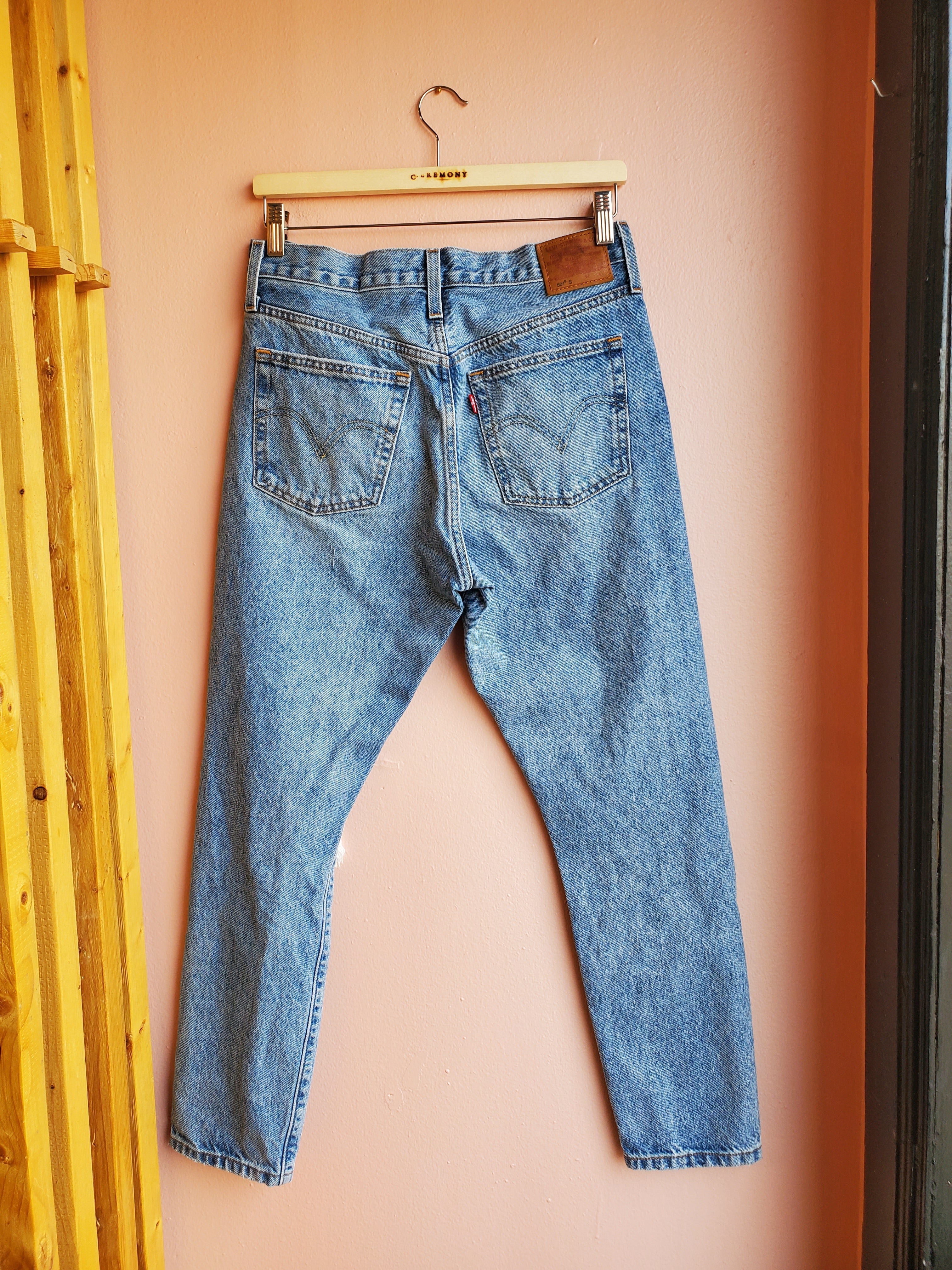 Vintage Distressed Levi 501s / Size 28
