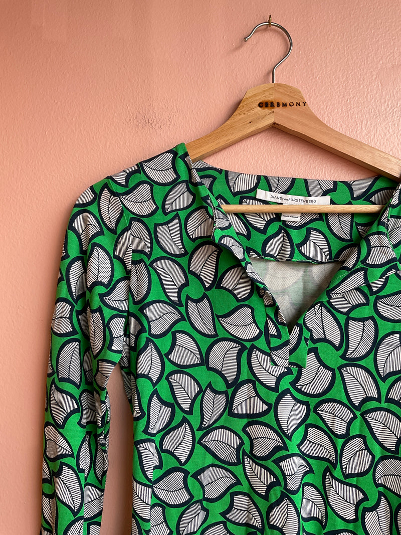Diane Von Furstenberg Green Print Silk Mini Dress / Sz XS