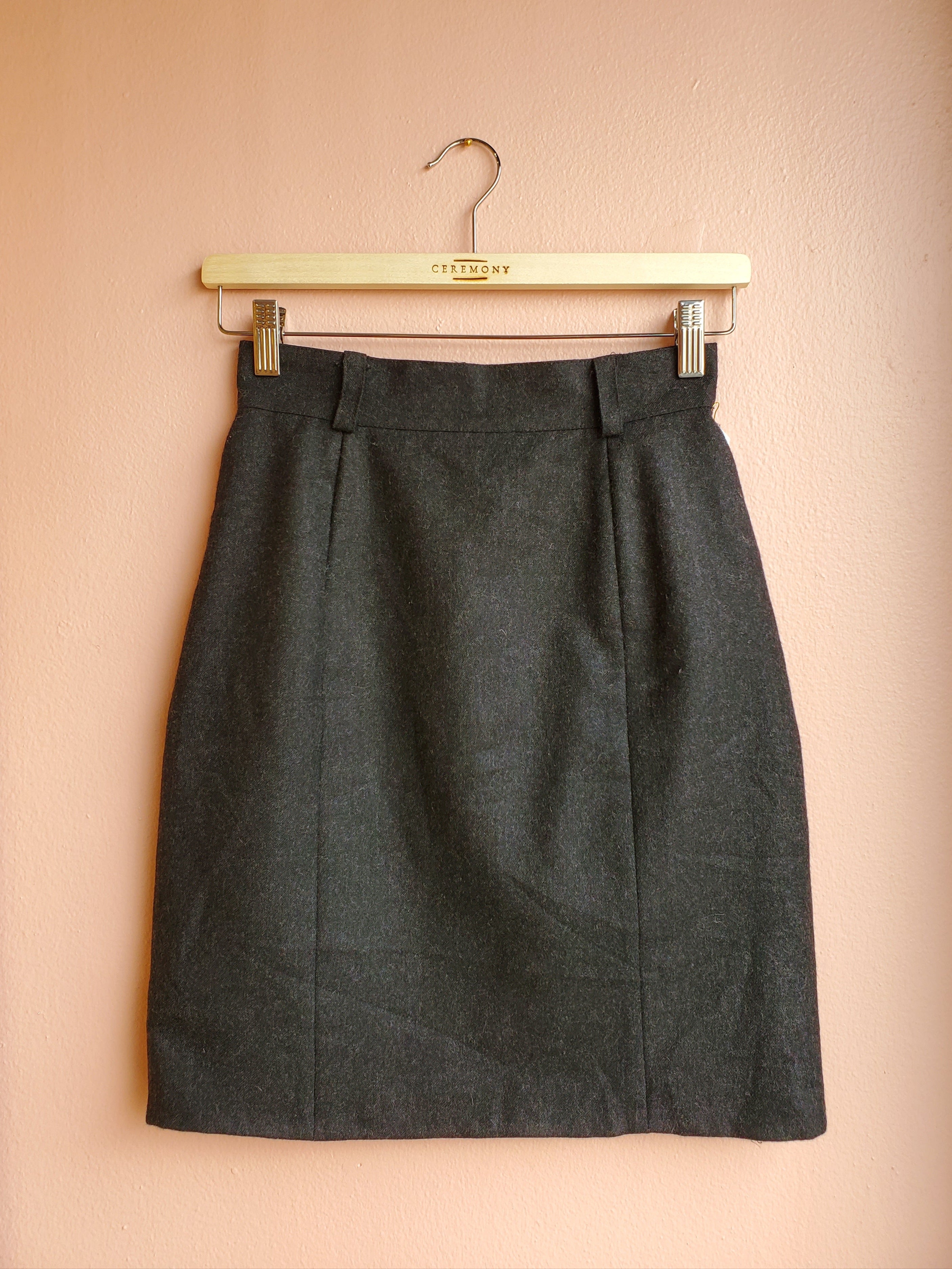 Un Jour Ailleurs Charcoal Wool Skirt / Size 36