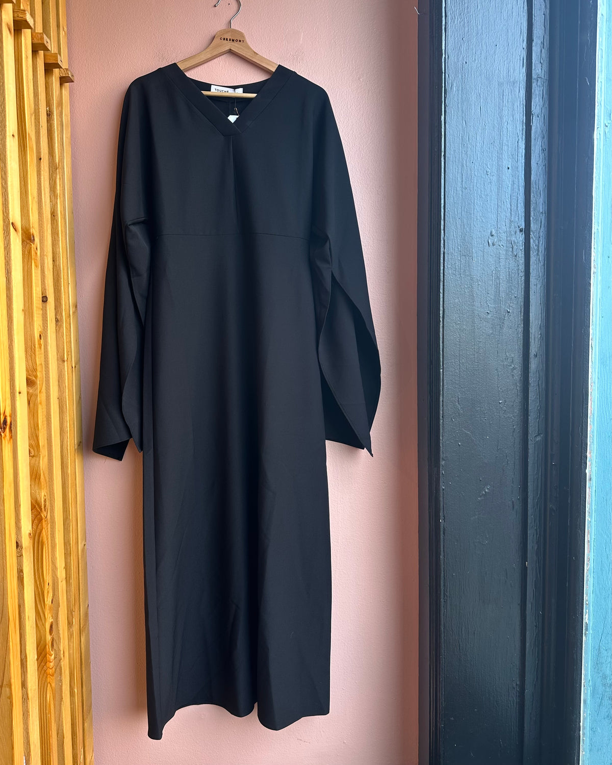 Natela Cape Sleeve Crepe Dress / Night