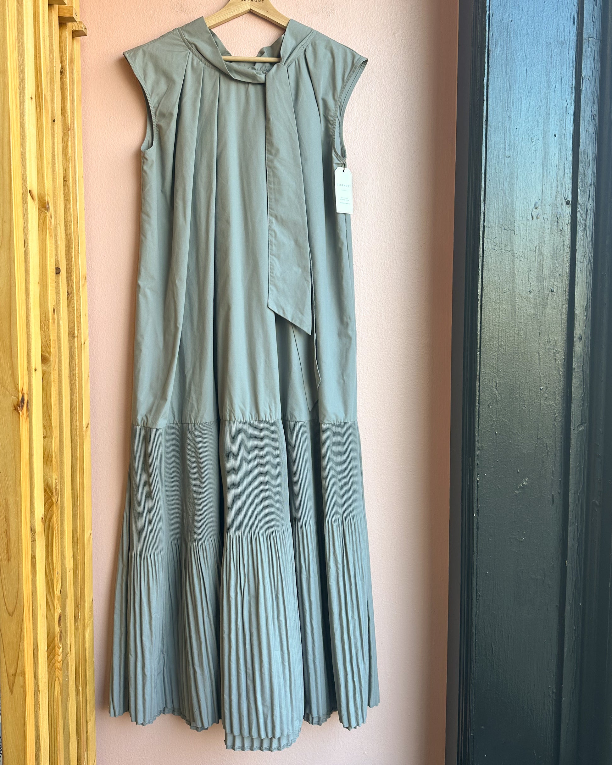Collar Tied Pleated Dress