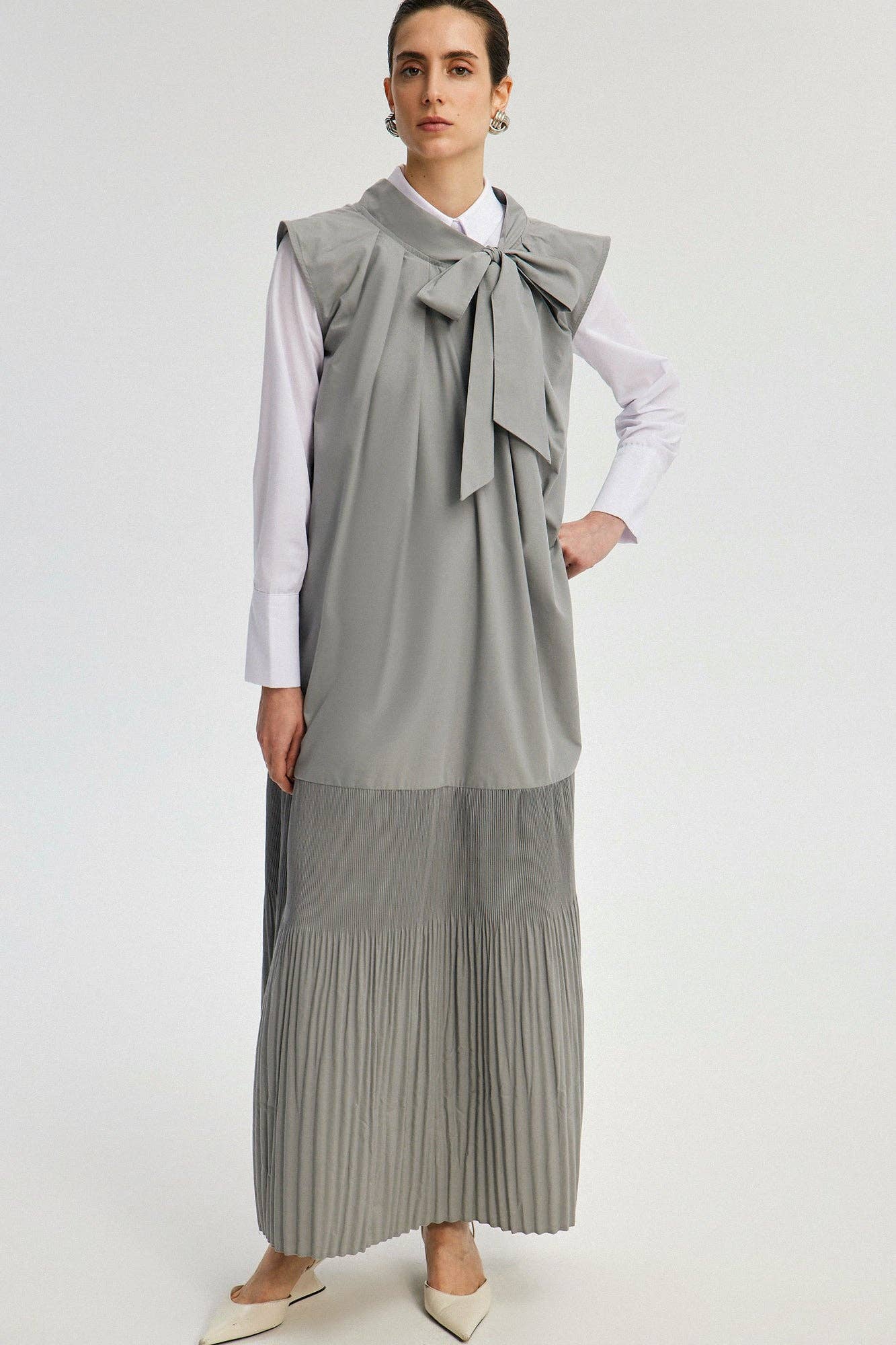 Collar Tied Pleated Dress