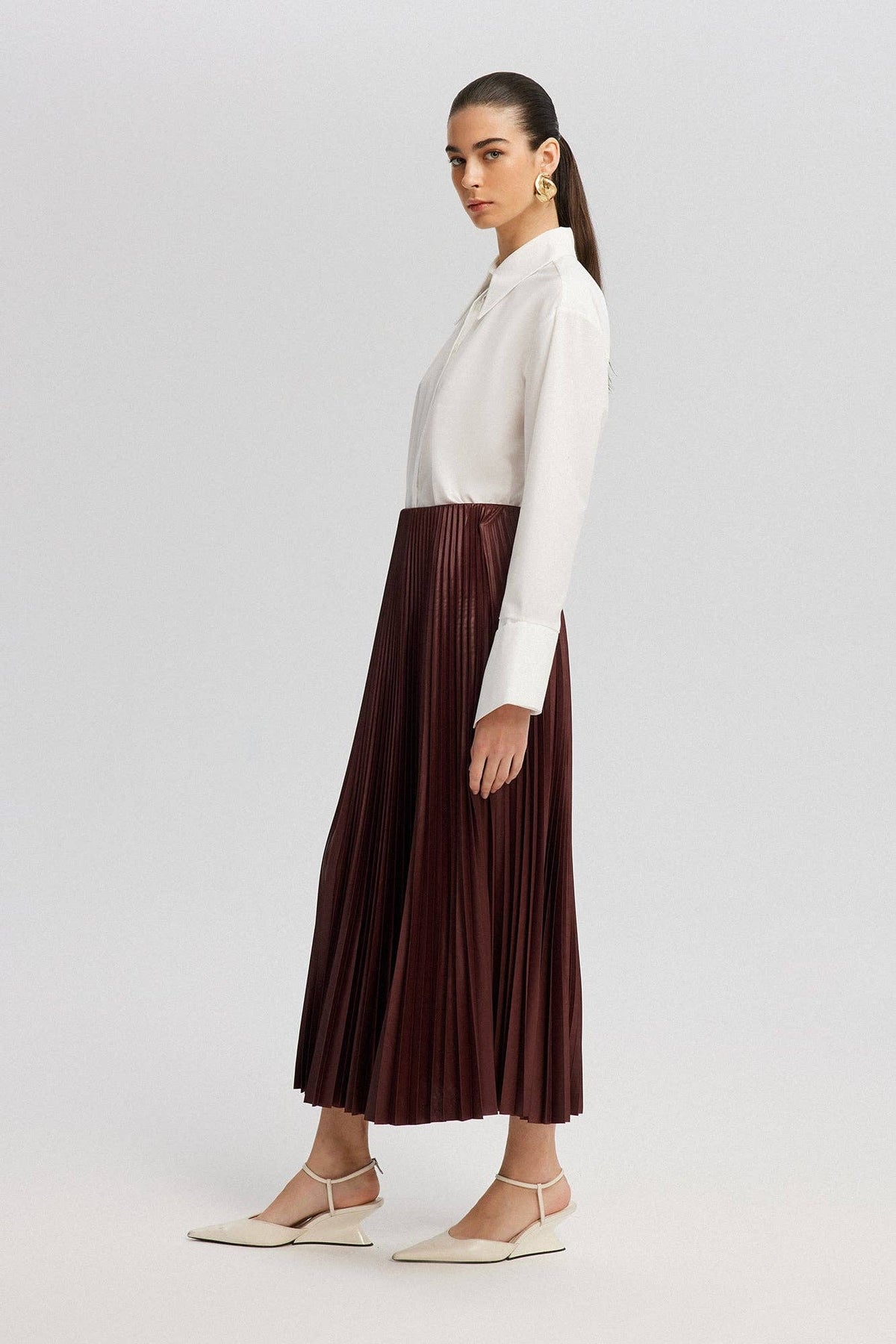 Burgundy Pleated Maxi Skirt / One Size