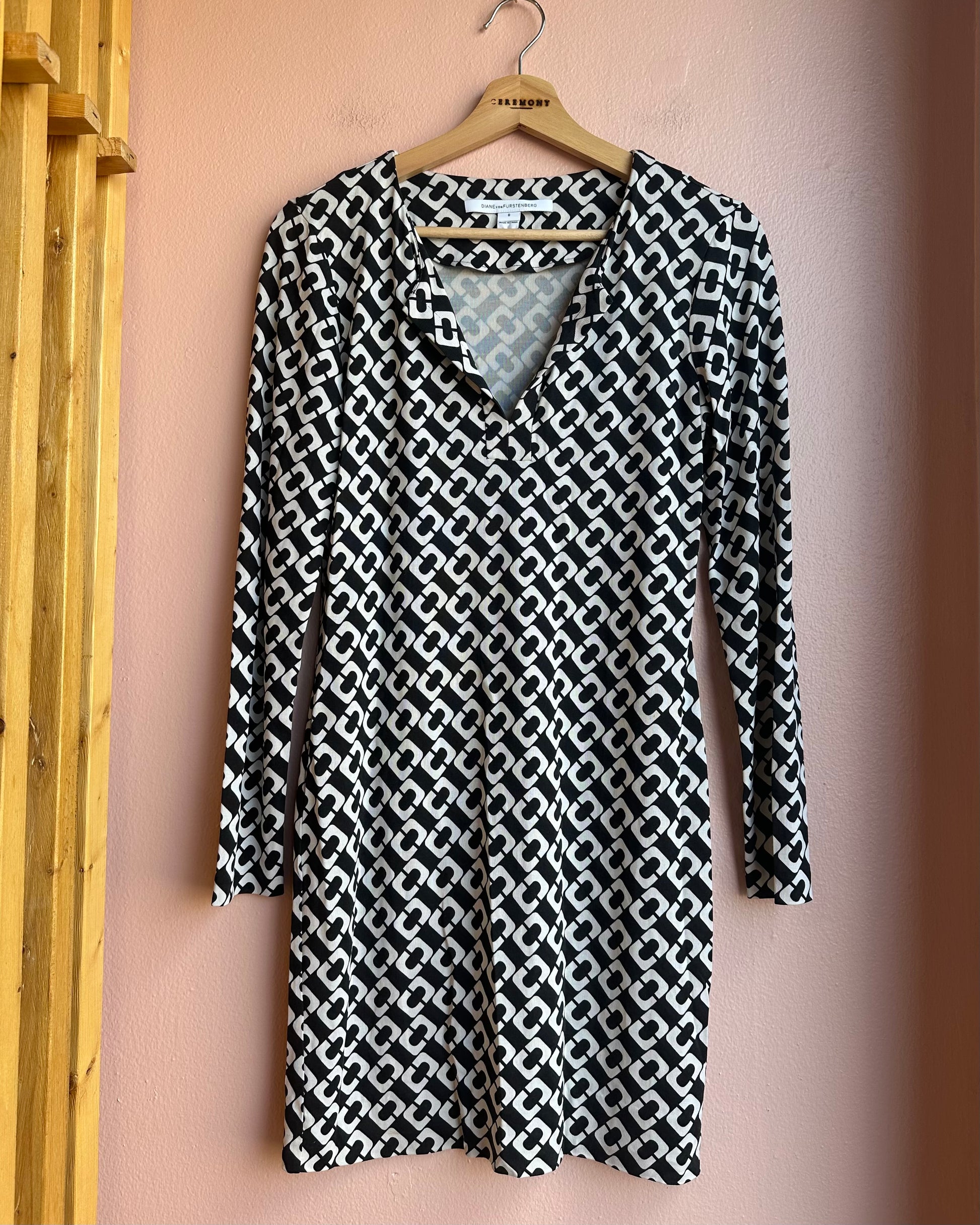 Diane Von Furstenberg B&W Dress / Size 8