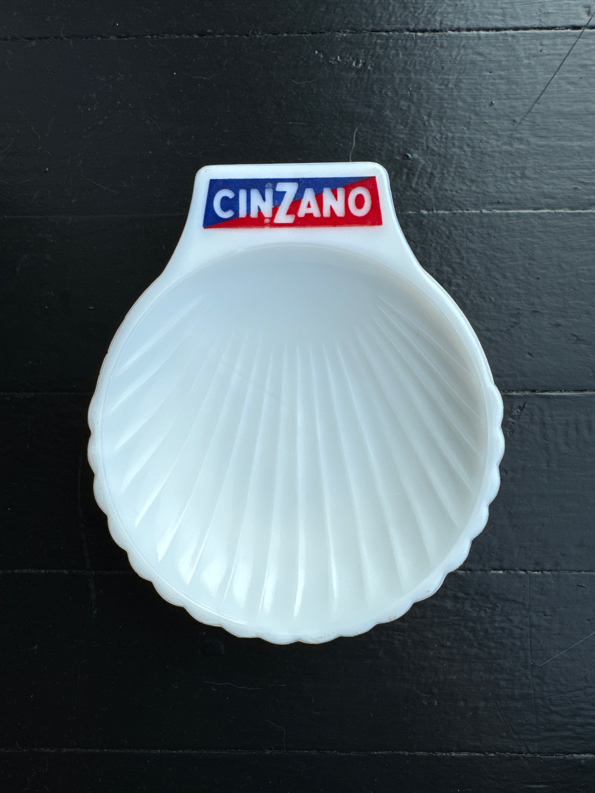 Vintage Cinzano shell ashtray