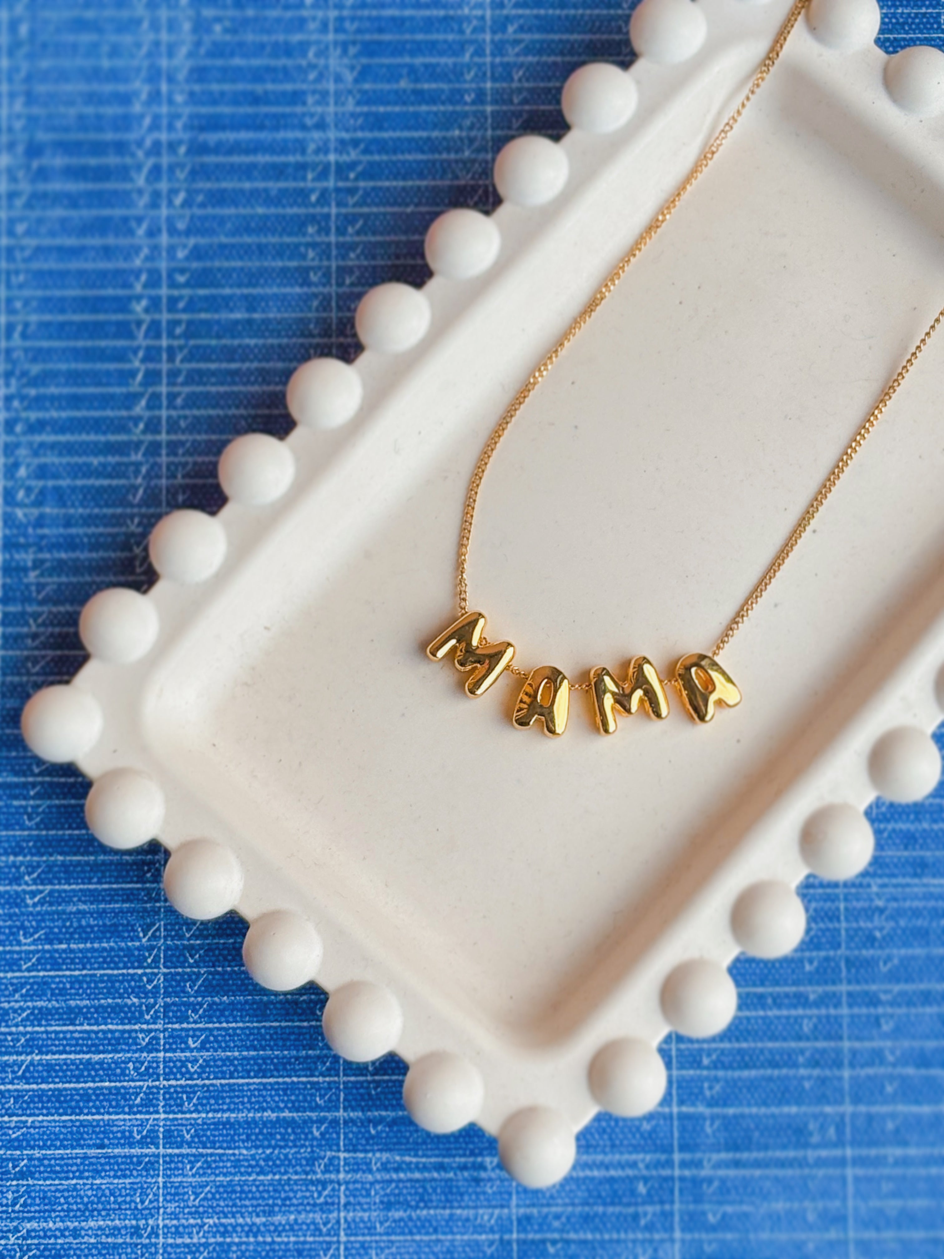 Mama Necklace / Gold