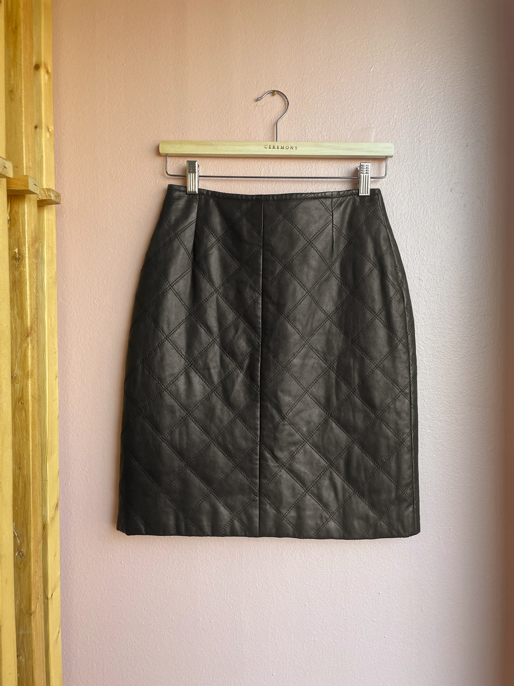 Dana Buchman Quilted Black Lambskin Skirt / Size 4