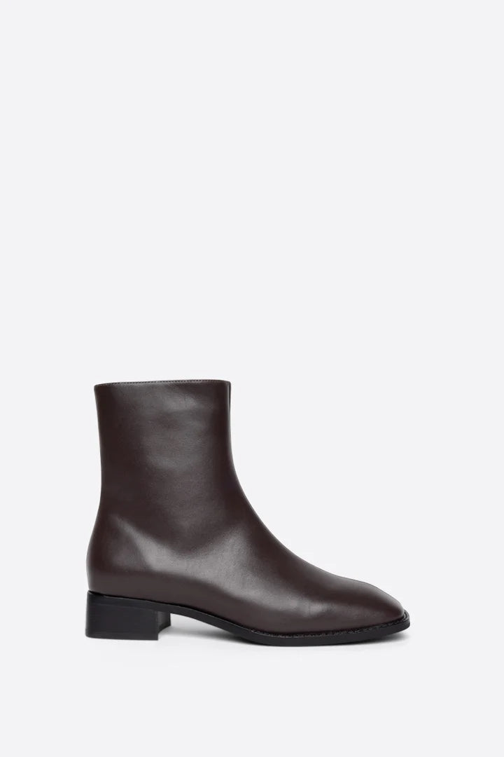 Tour Boot in Chocolate Leather