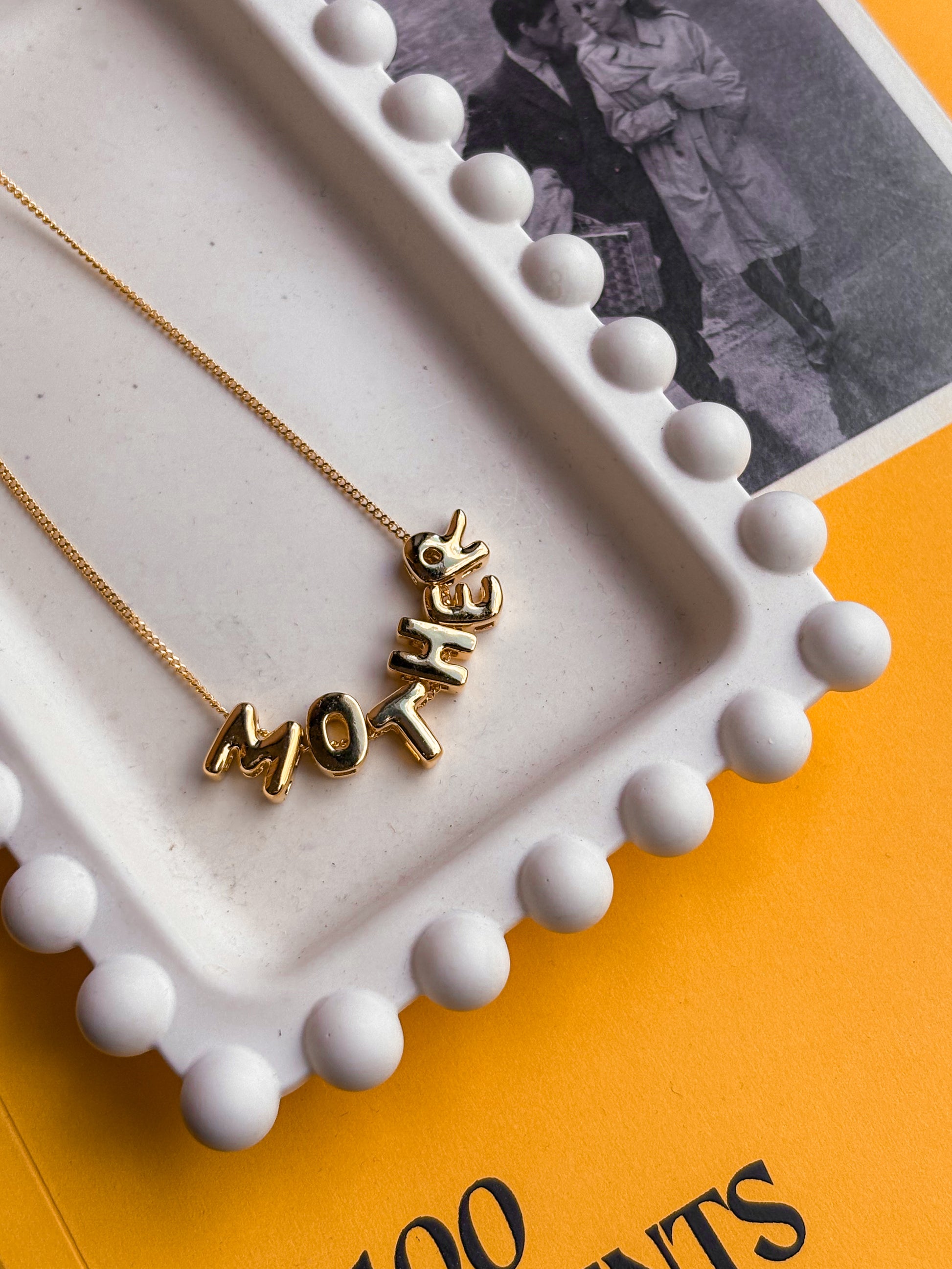 Mother Necklace / Gold