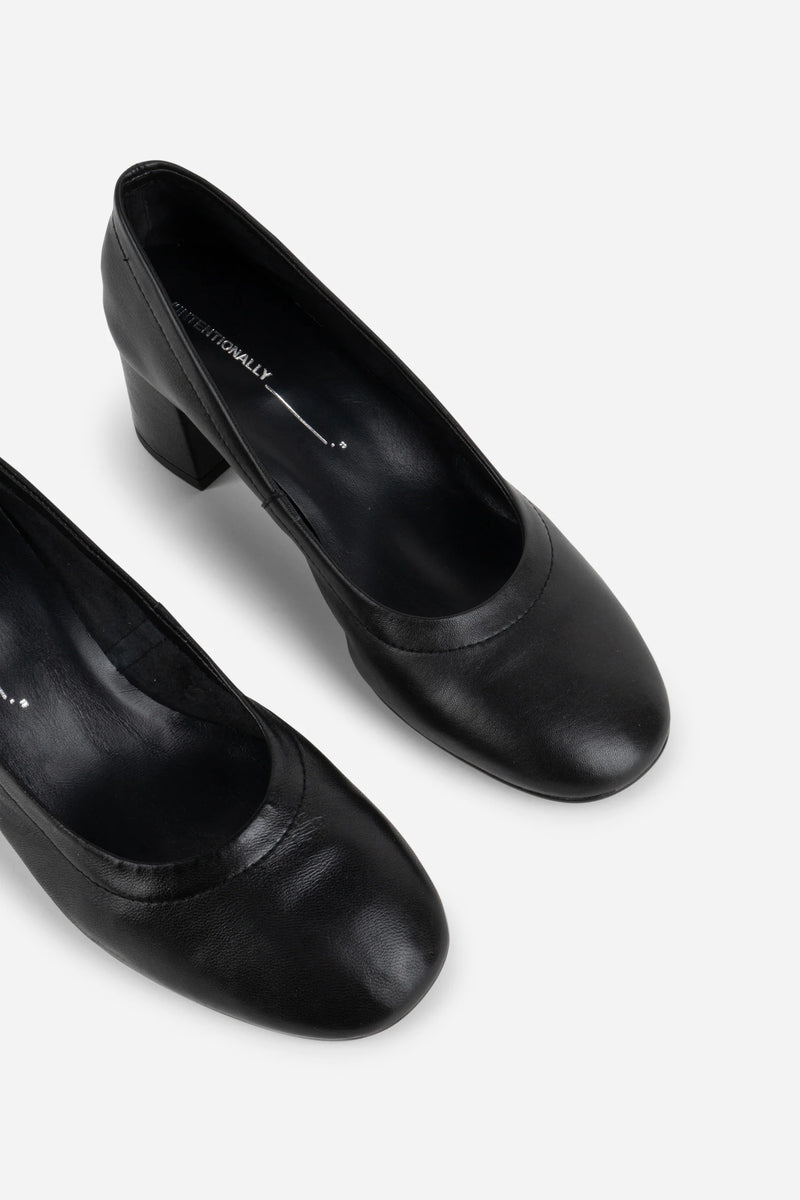 Margie Heel in Black