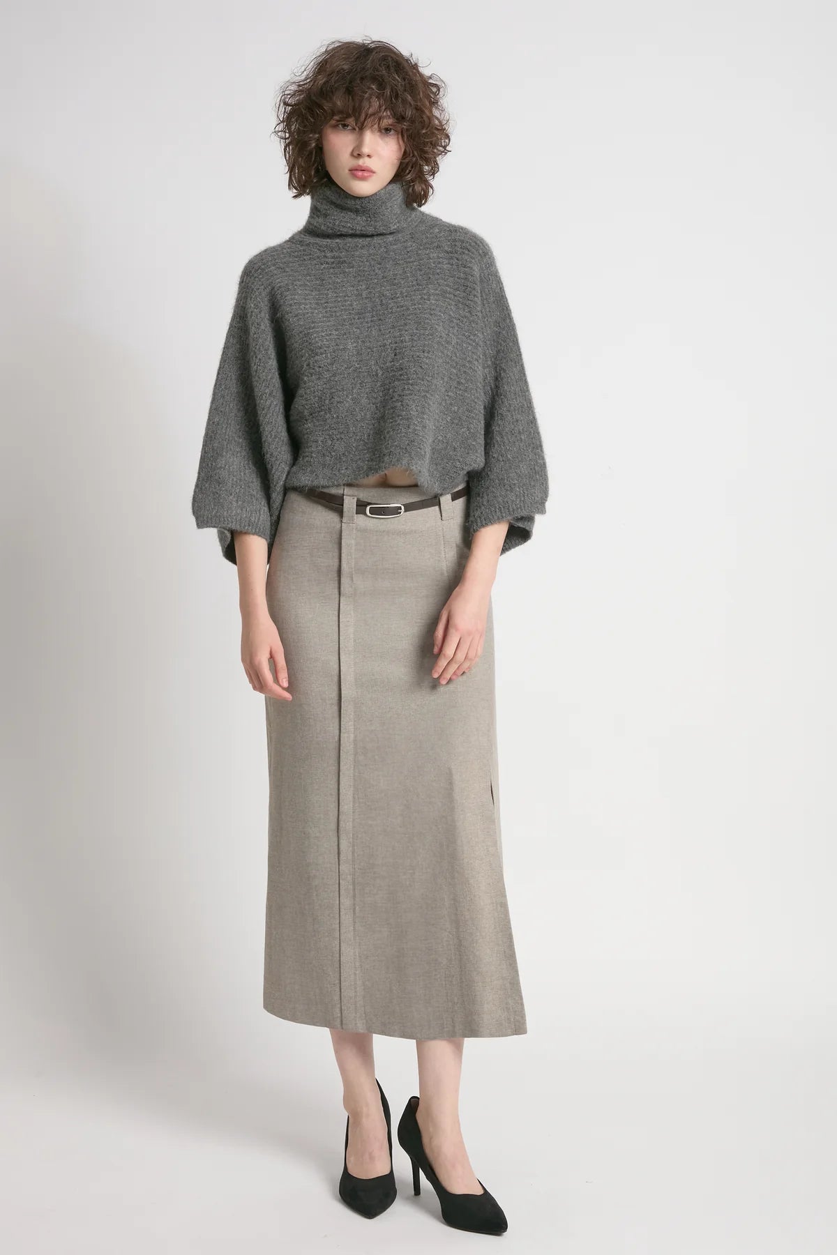 Cropped Cocoon Sweater / Charcoal