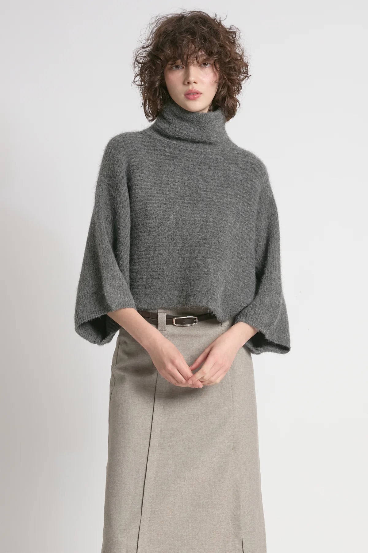 Cropped Cocoon Sweater / Charcoal