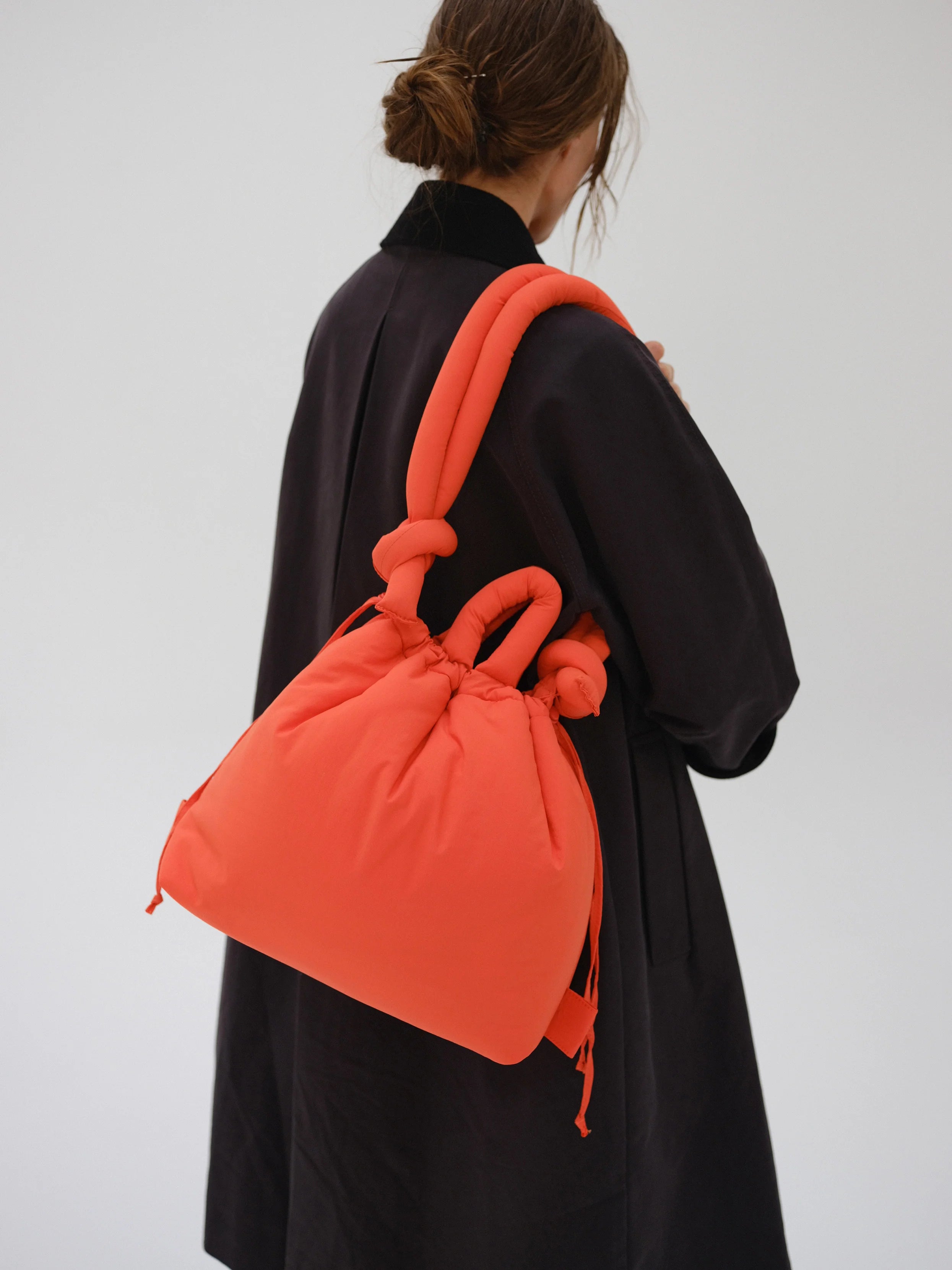 Ona Soft Bag in Coral