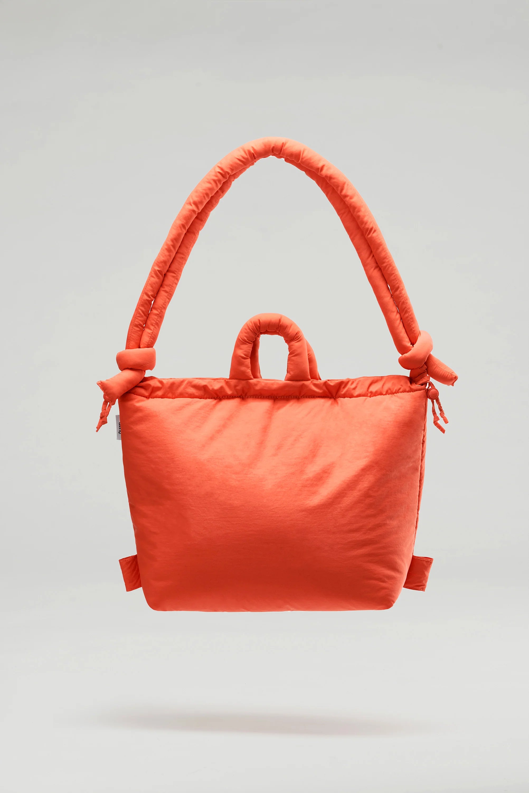 Ona Soft Bag in Coral