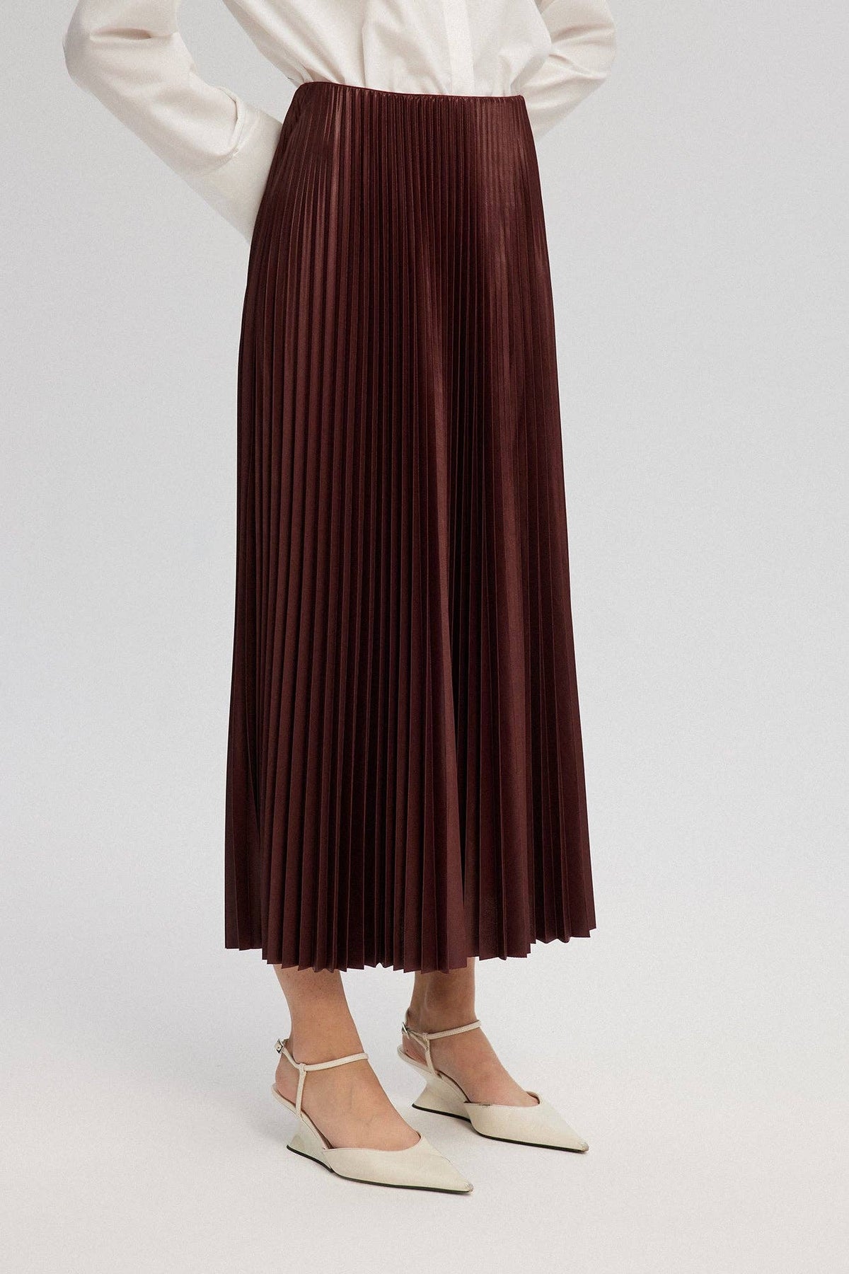Burgundy Pleated Maxi Skirt / One Size