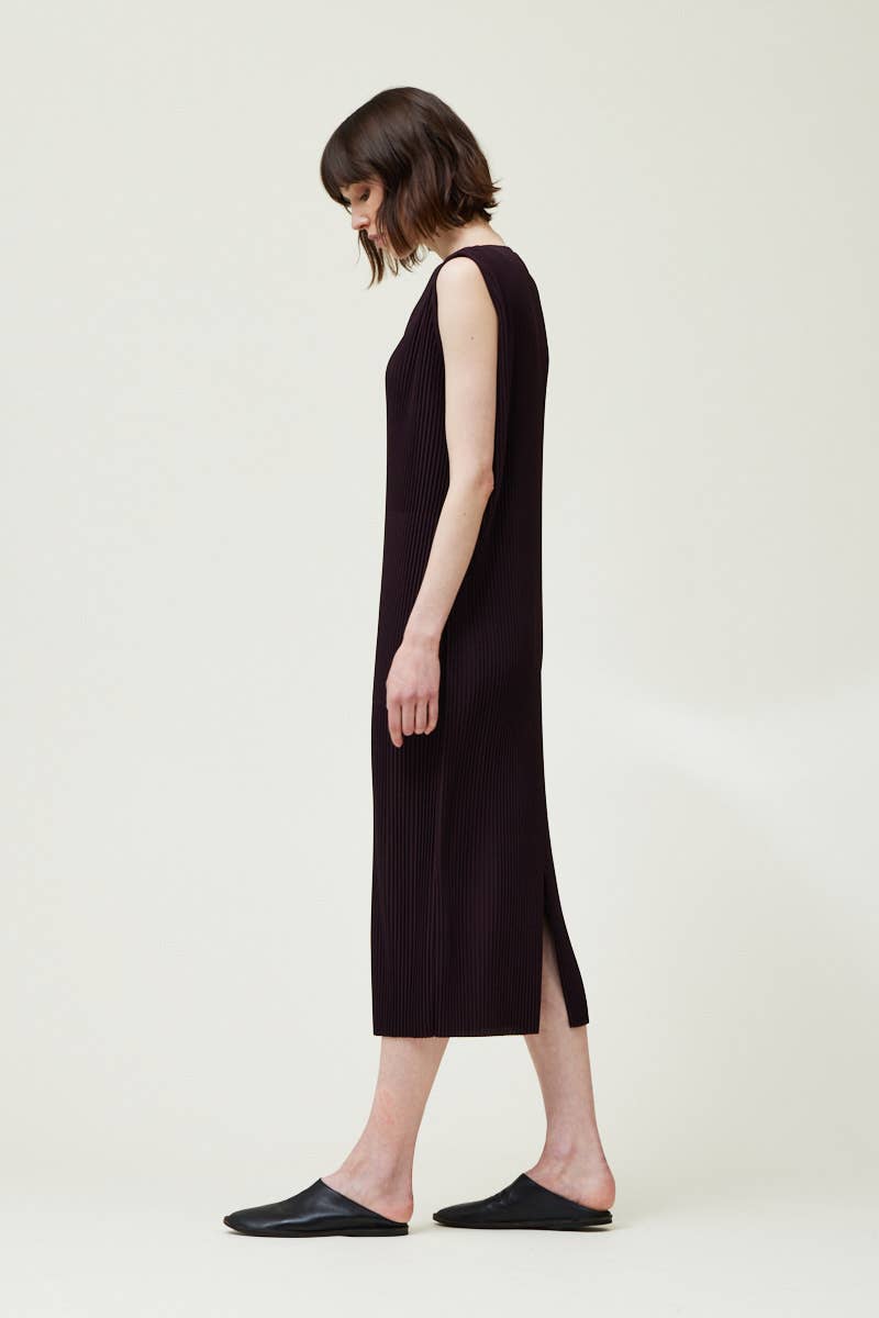 Gini Pleated Midi Dress / Aubergine