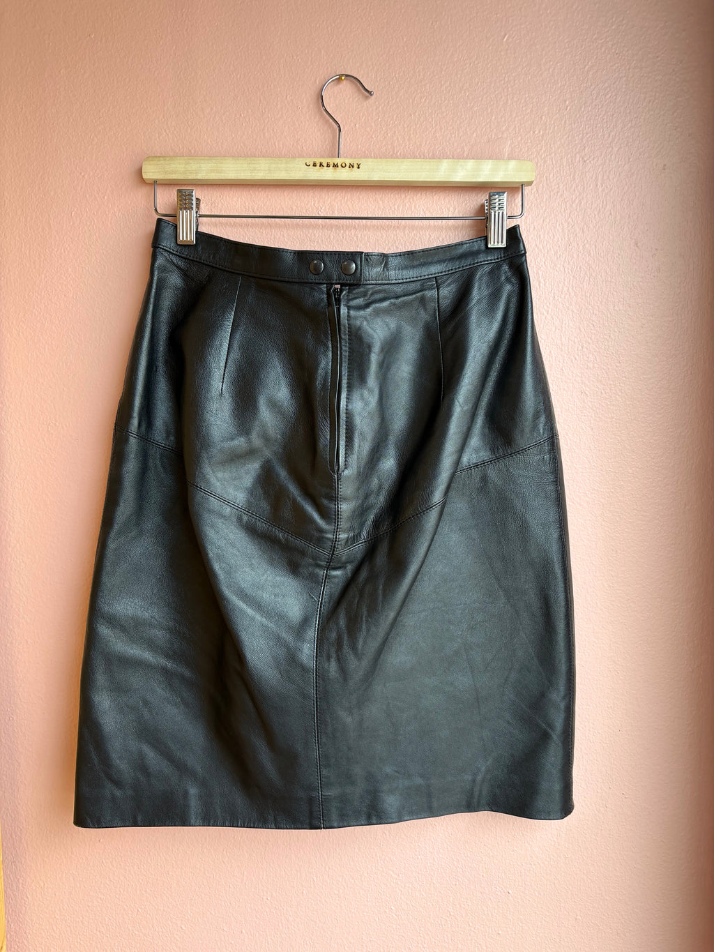 Beged-Or Black Leather Pencil Miniskirt / Size 12
