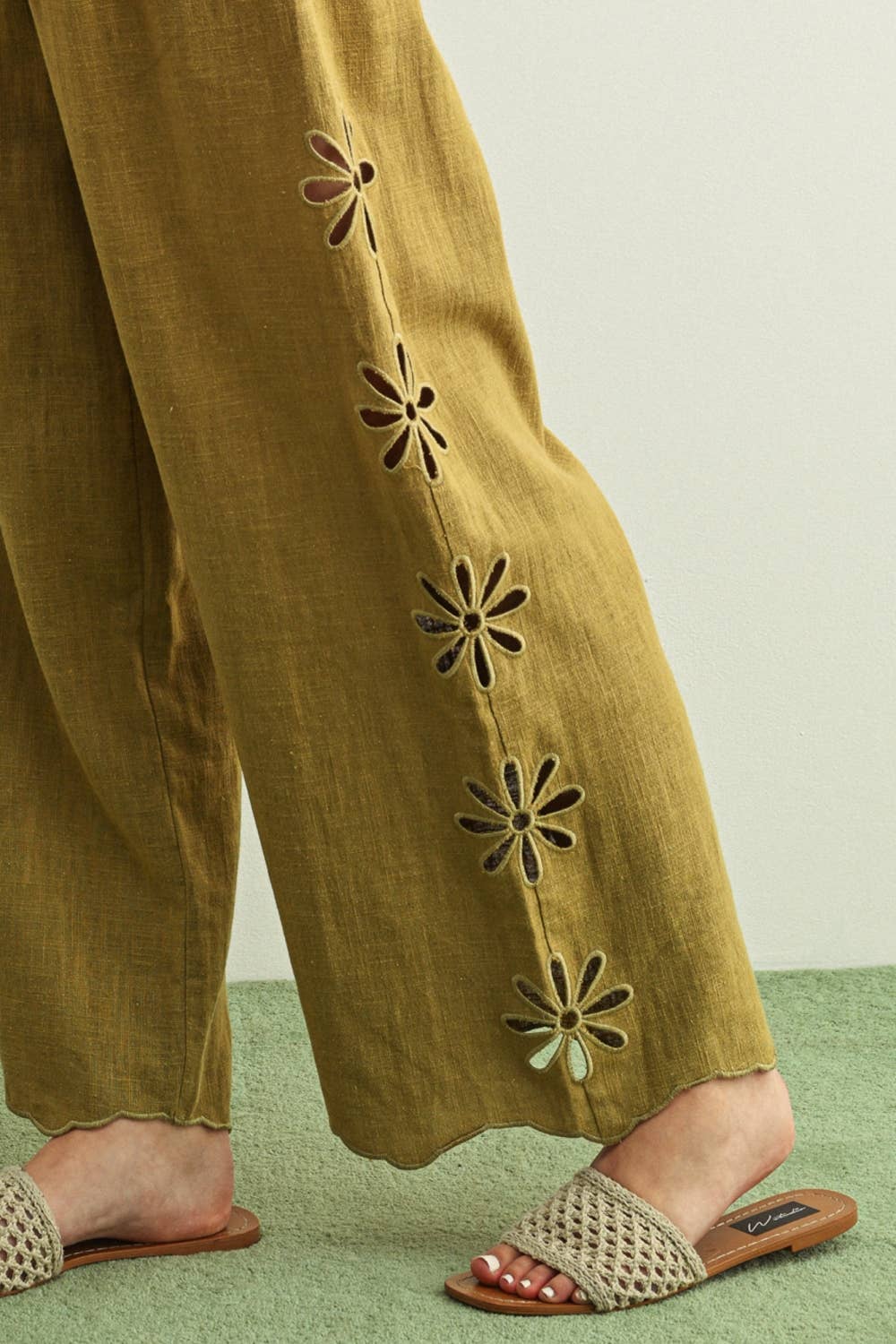 Daisy Cutout Linen Pants