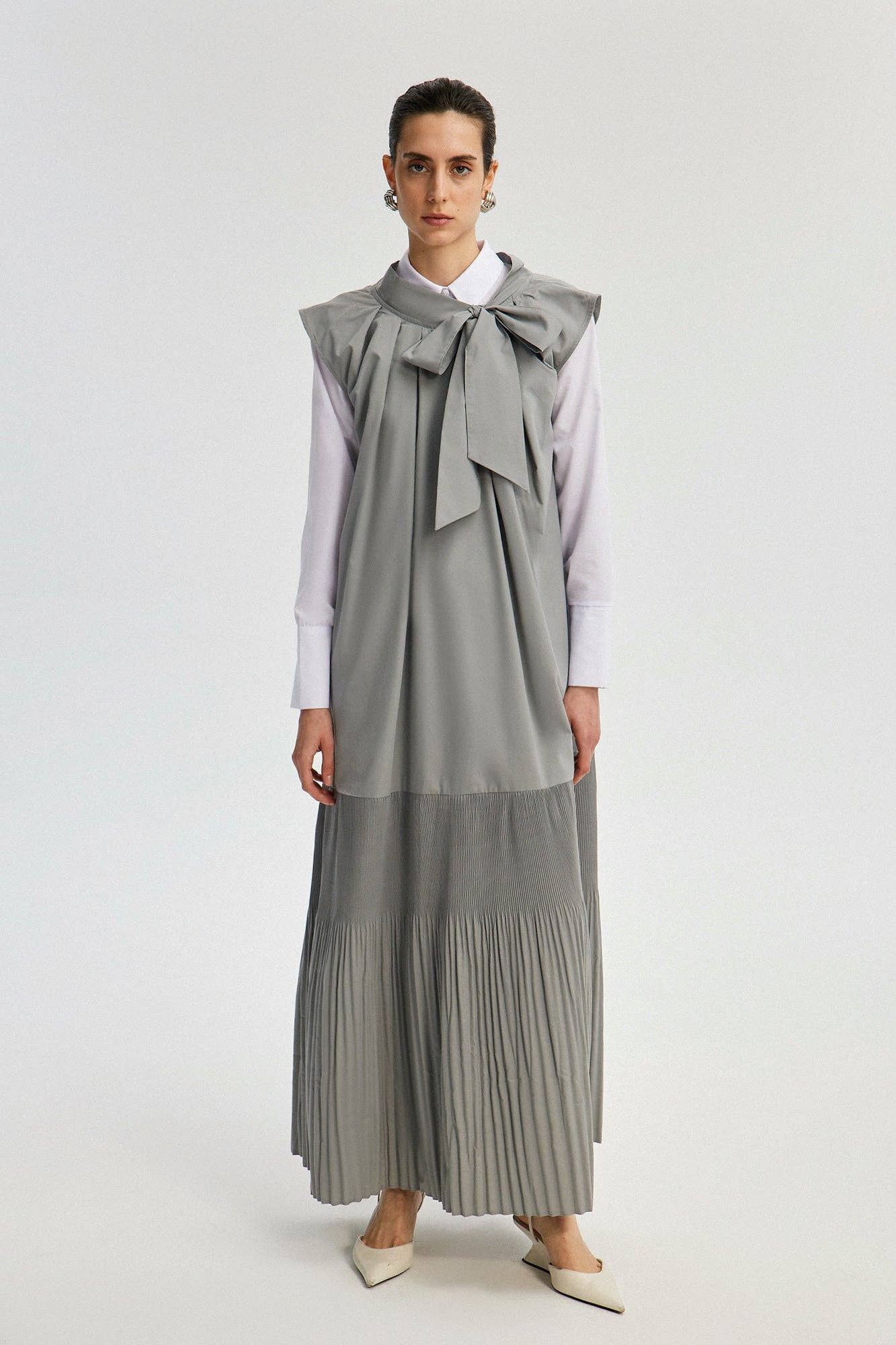 Collar Tied Pleated Dress