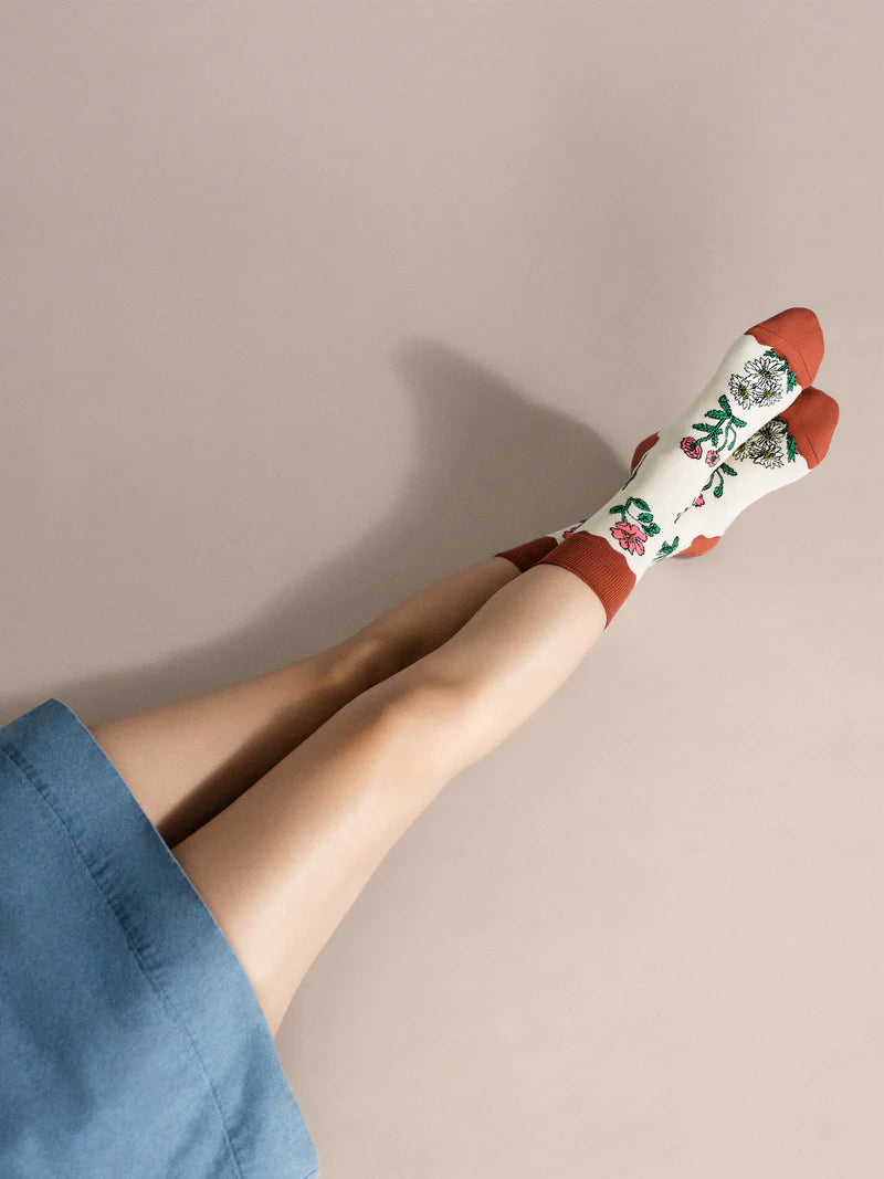 Retro Flower Crew Socks / Rust