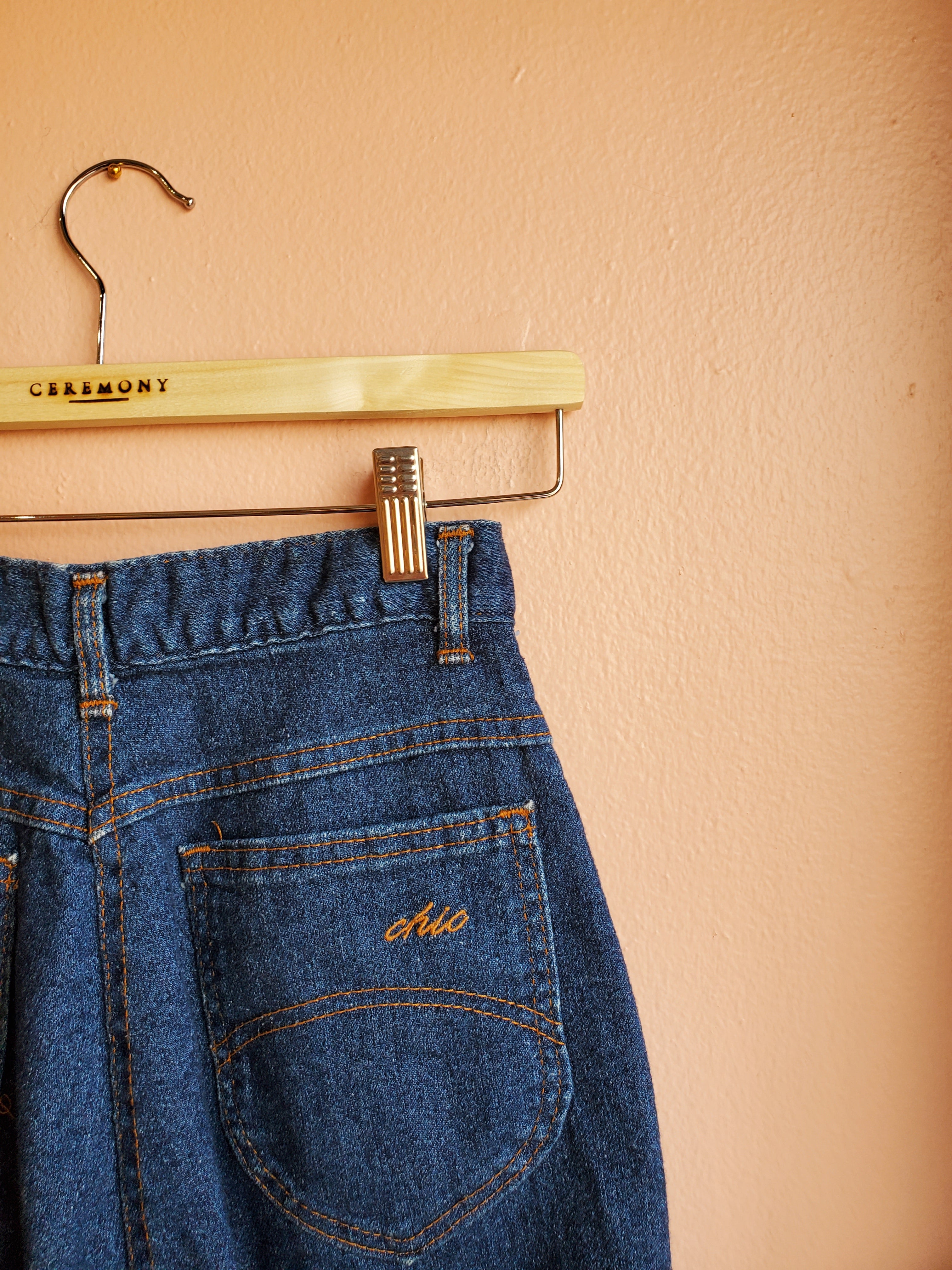 Vintage Chic Dark Wash Jeans / Sz 6P