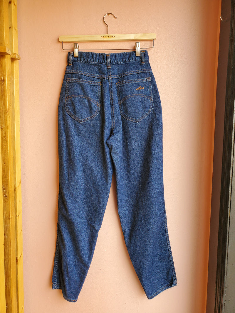 Vintage Chic Dark Wash Jeans / Sz 6P