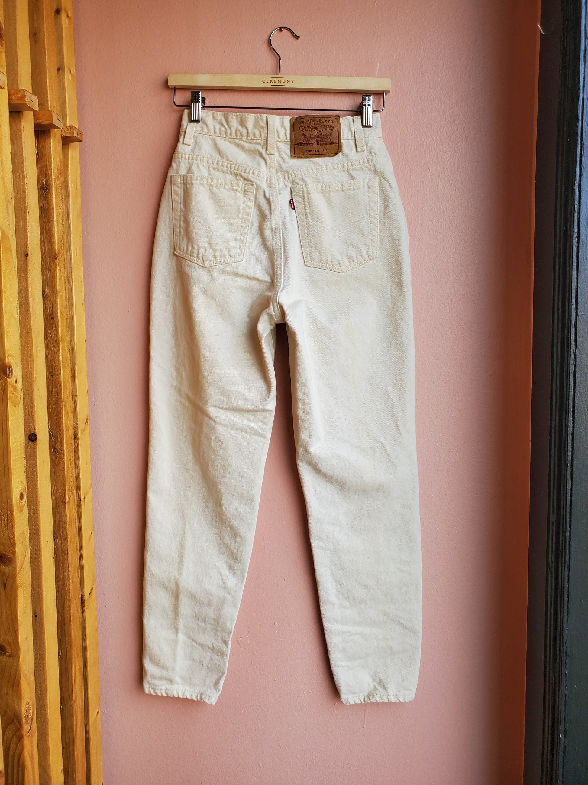 Vintage Levis White Personal Pair / Size 26