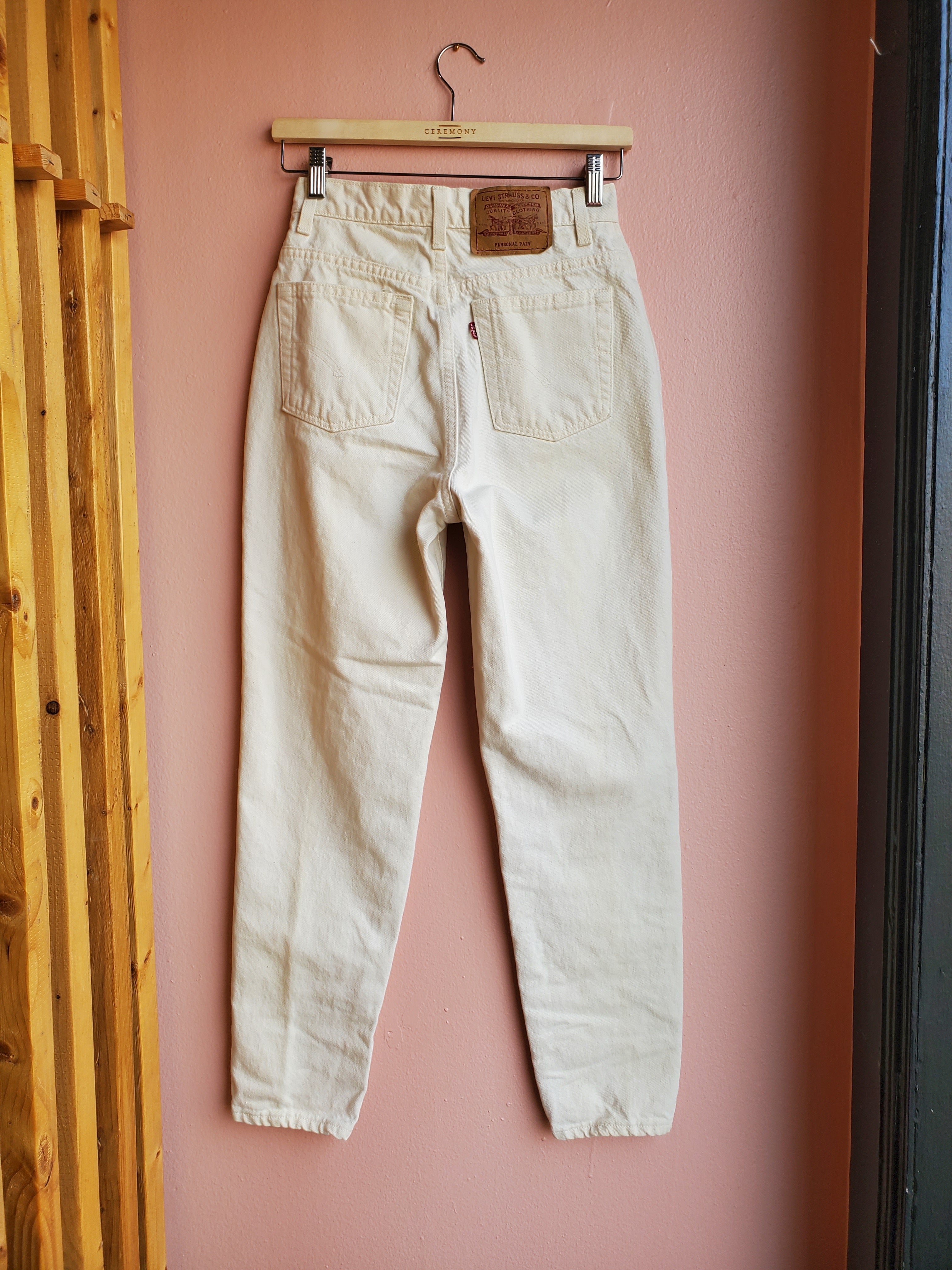 Vintage Levis White Personal Pair / Size 26