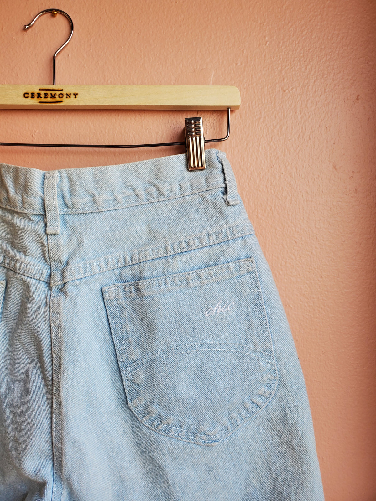 Vintage Chic Light Wash Jeans / Sz 12