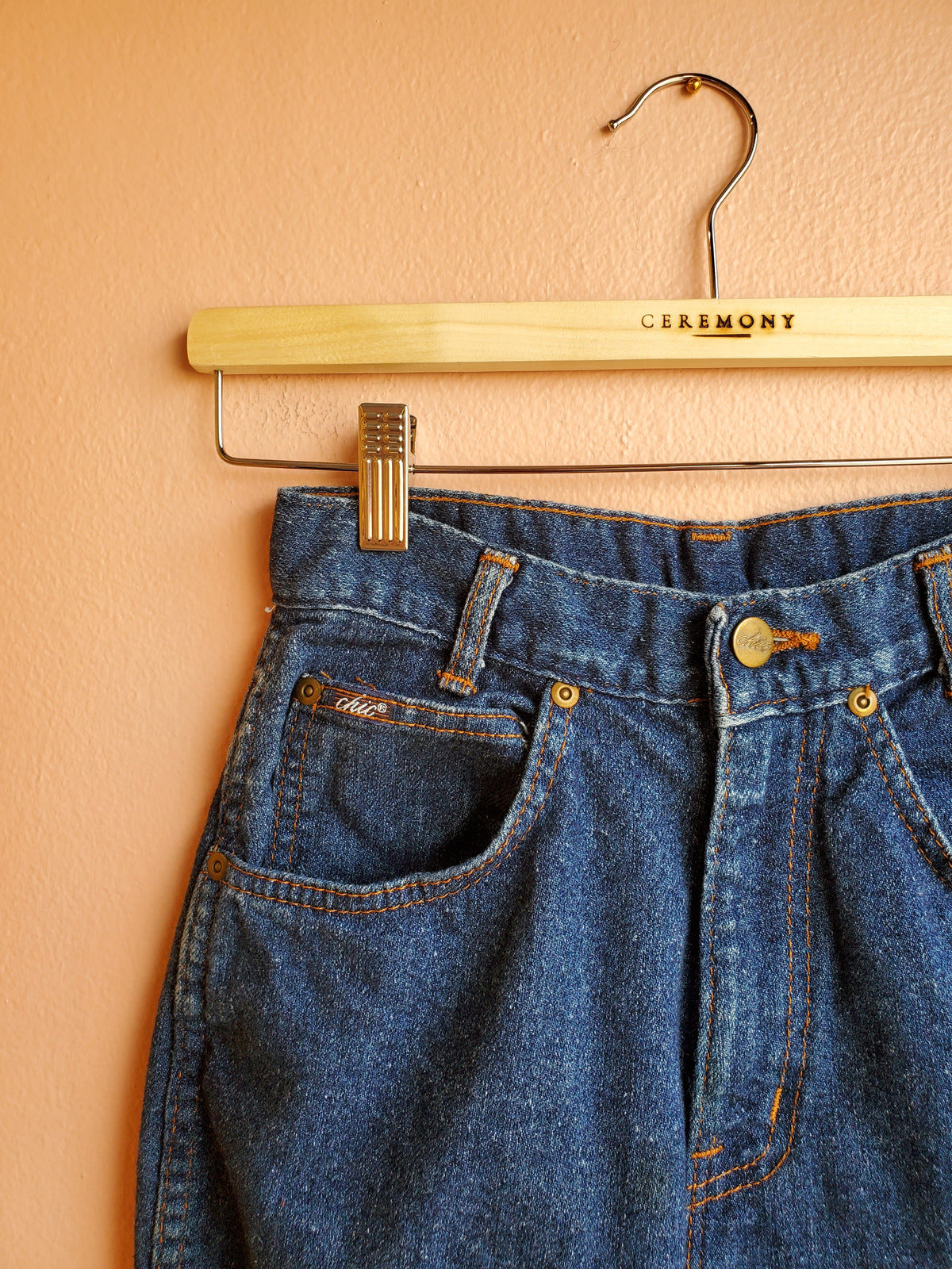 Vintage Chic Dark Wash Jeans / Sz 6P