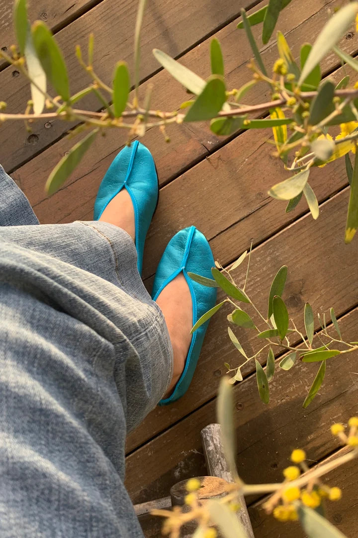 Wax Apple Theater Shoes / Solid Textured Turquoise